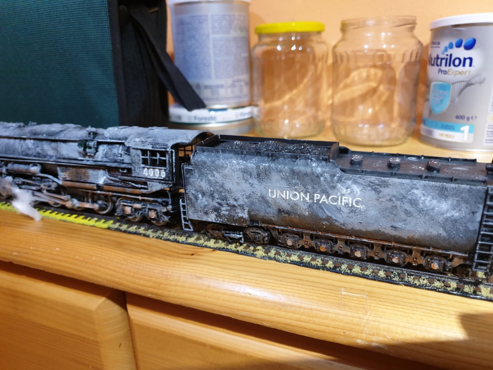 347076