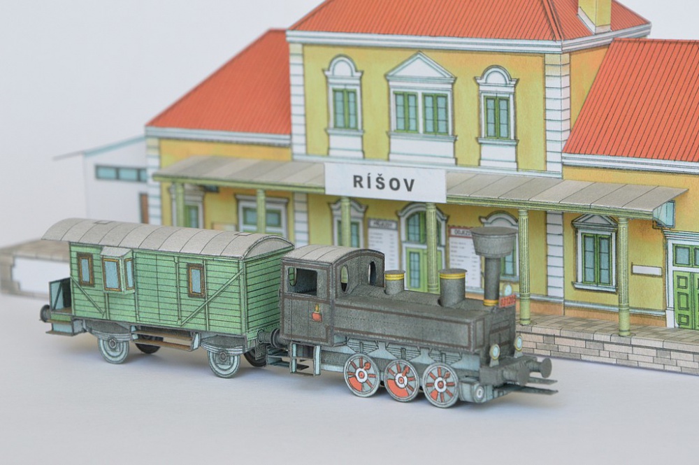 Nádraí a vlak z počátku 20. století (Plná velikost v novém okně) Nádraí a vlak z počátku 20. století
