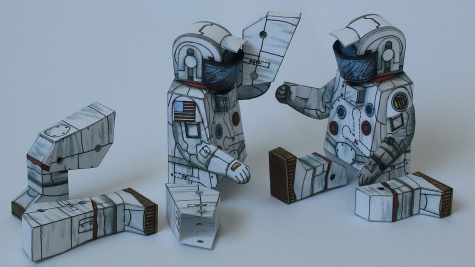 Lunar Roving Vehicle + Astronauti