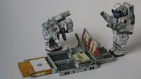 Lunar Roving Vehicle + Astronauti