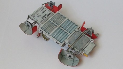 Lunar Roving Vehicle + Astronauti