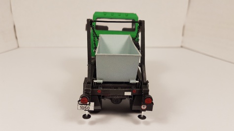 IFA Multicar 25 ramenov� nosi� kontejner�