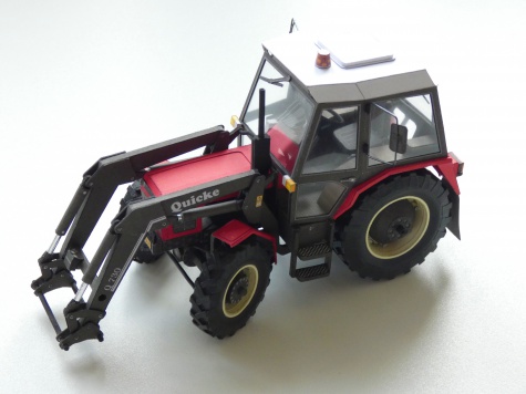 Zetor 7745 s �eln�m naklada�em Quicke