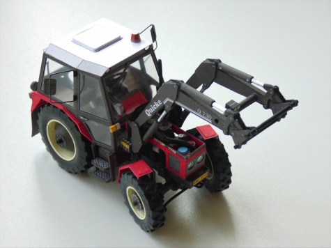 Zetor 7745 s �eln�m naklada�em Quicke