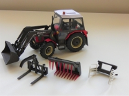 Zetor 7745 s �eln�m naklada�em Quicke