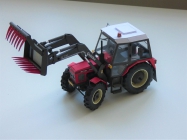 Zetor 7745 s �eln�m naklada�em Quicke