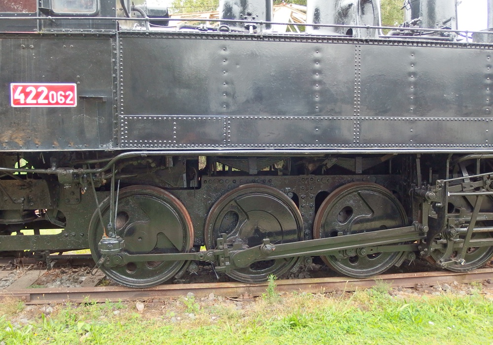 351599
