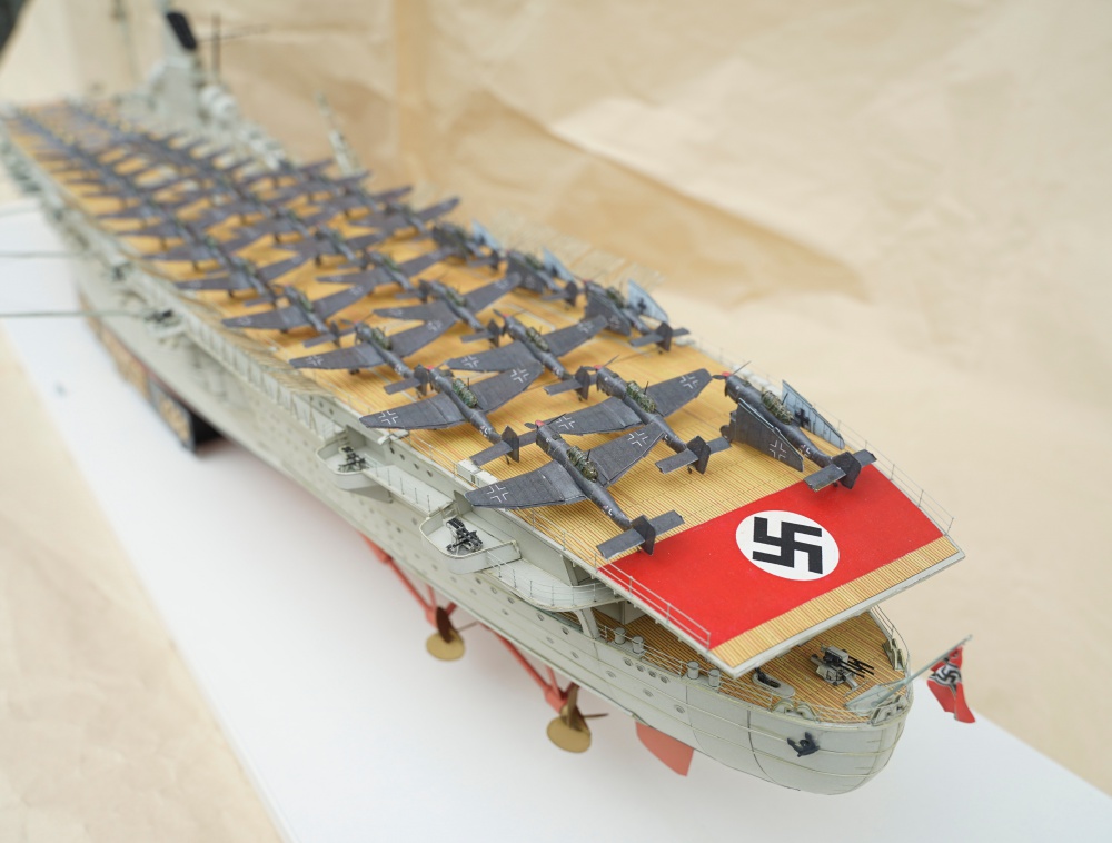 Graf Zeppelin (Plná velikost v novém okně) Graf Zeppelin