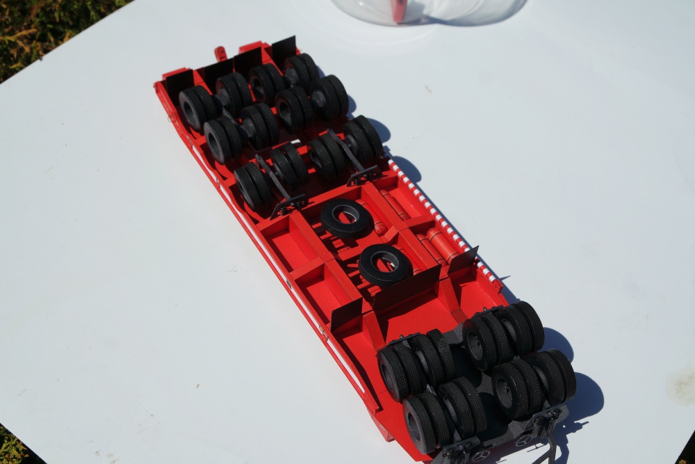 352745