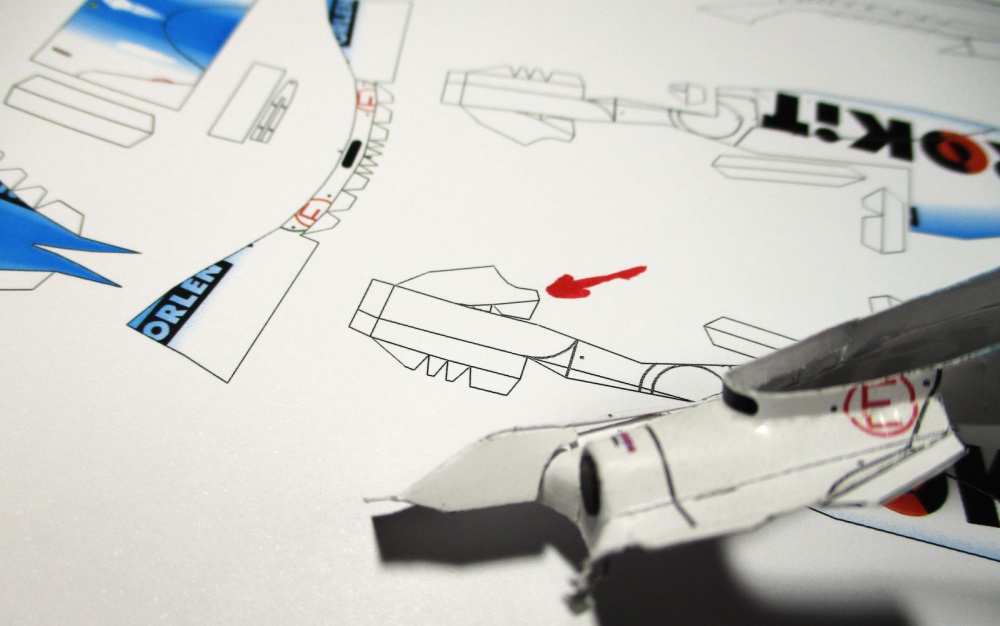 Williams FW42 (Plná velikost v novém okně) Williams FW42