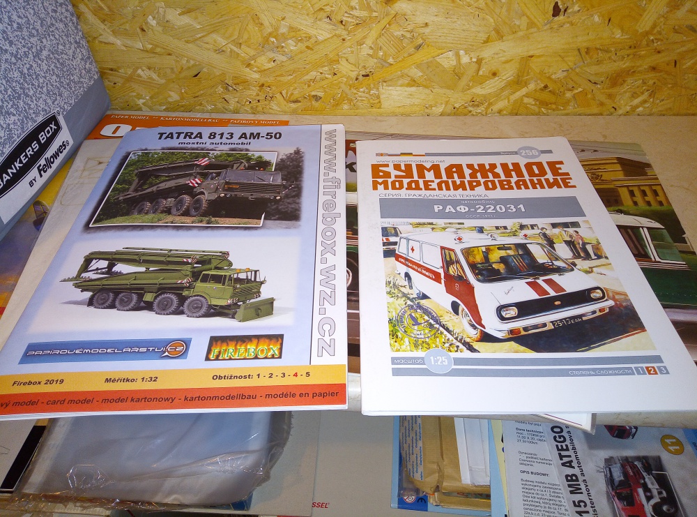 352829