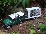 Land Rover Defender 110 s ekov�chovn�m p��v�sem / MalyStrazce.cz / 1:32