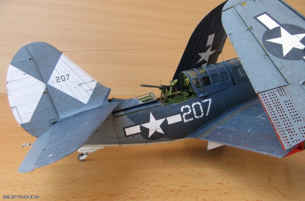 Curtis SB2C-4 Helldiver (Plná velikost v novém okně) Curtis SB2C-4 Helldiver