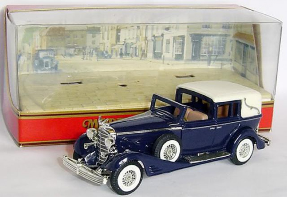 Cadillac 1933 (Plná velikost v novém okně) Cadillac 1933