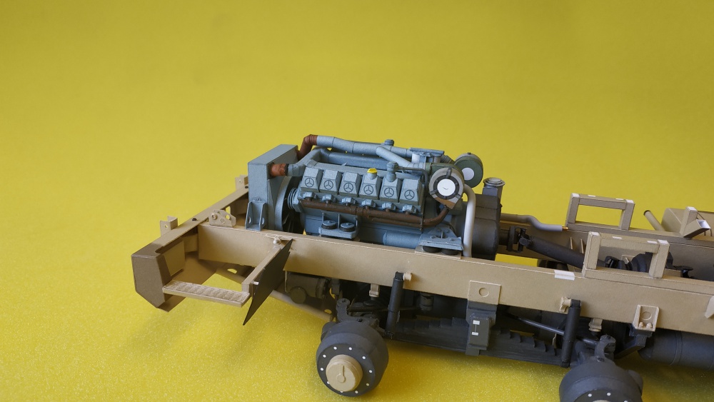368553