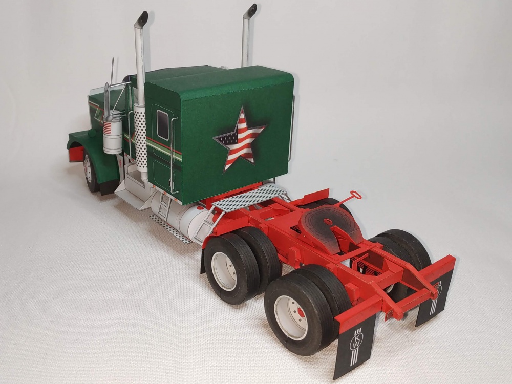 Kenworth W900 (Plná velikost v novém okně) Kenworth W900