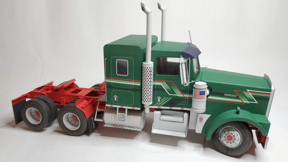 Kenworth W900 (Plná velikost v novém okně) Kenworth W900
