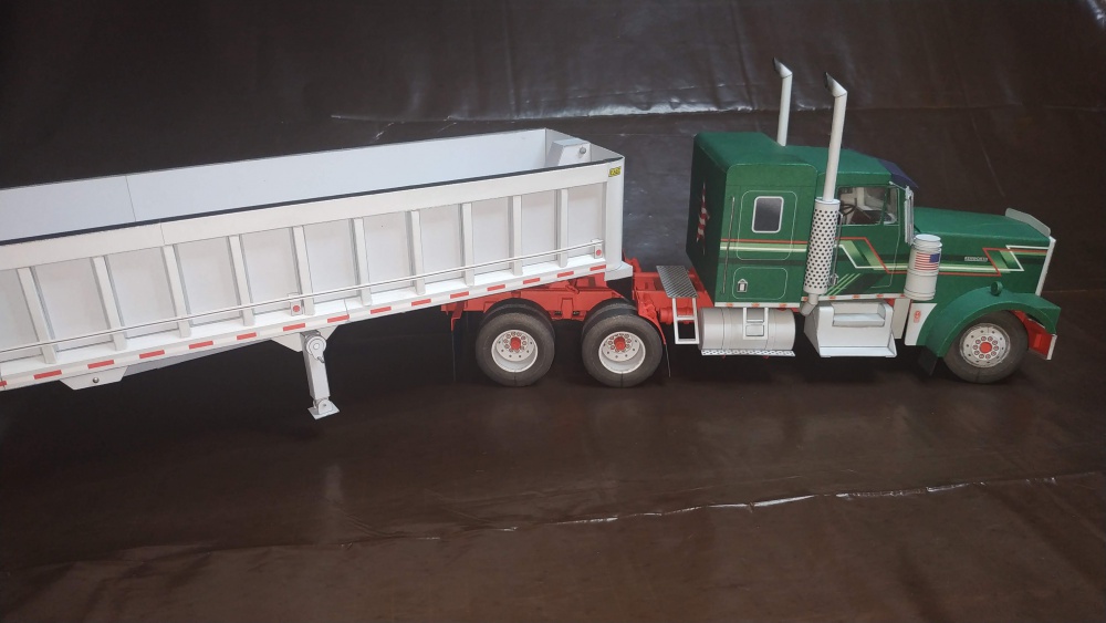 Kenworth W900 (Plná velikost v novém okně) Kenworth W900