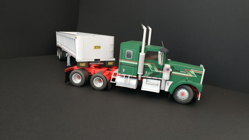 Kenworth W900 (Plná velikost v novém okně) Kenworth W900