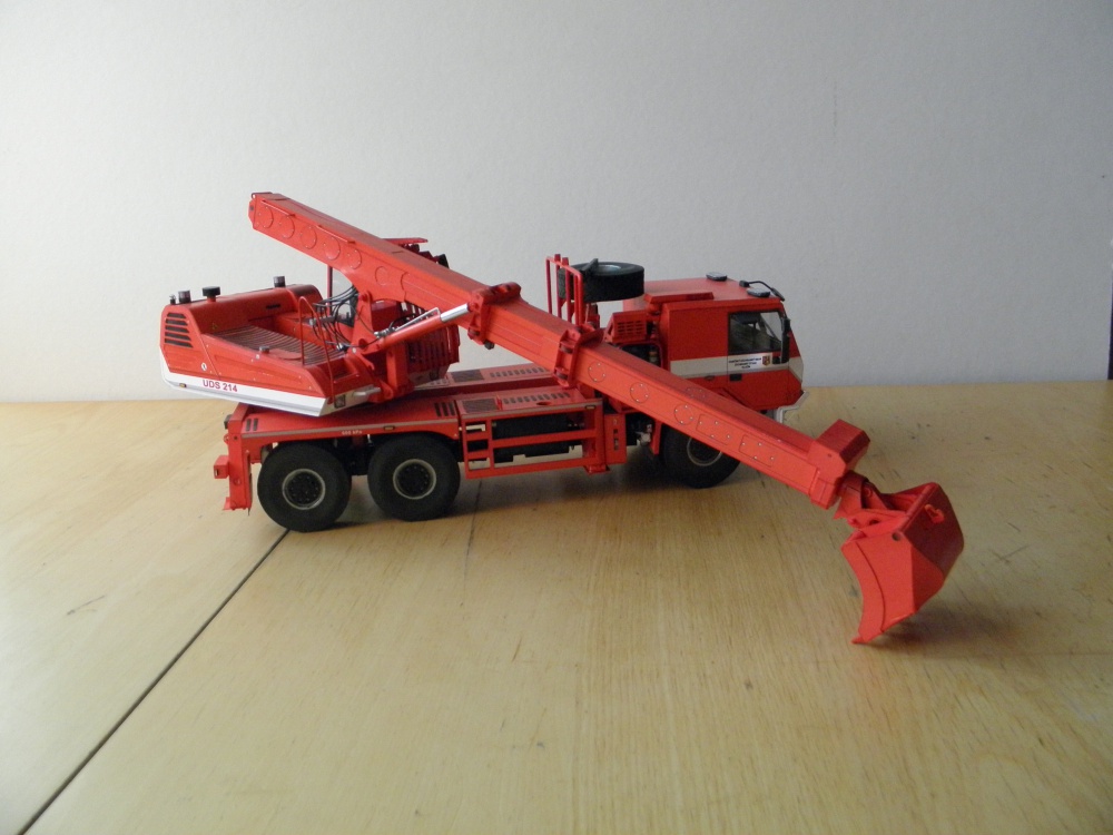 367173