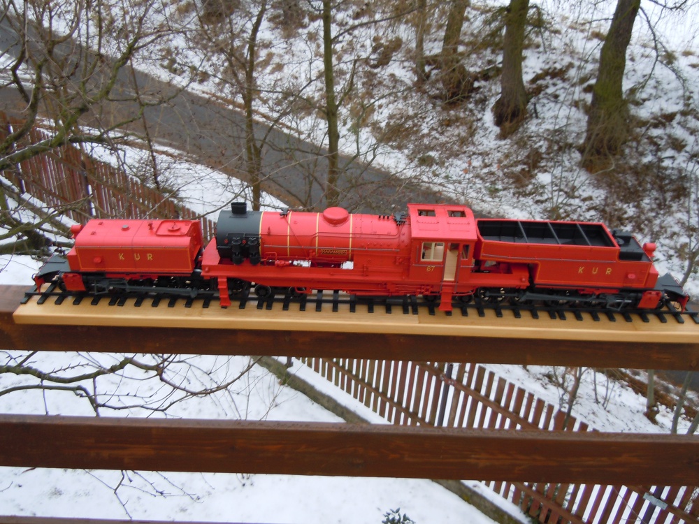 392200