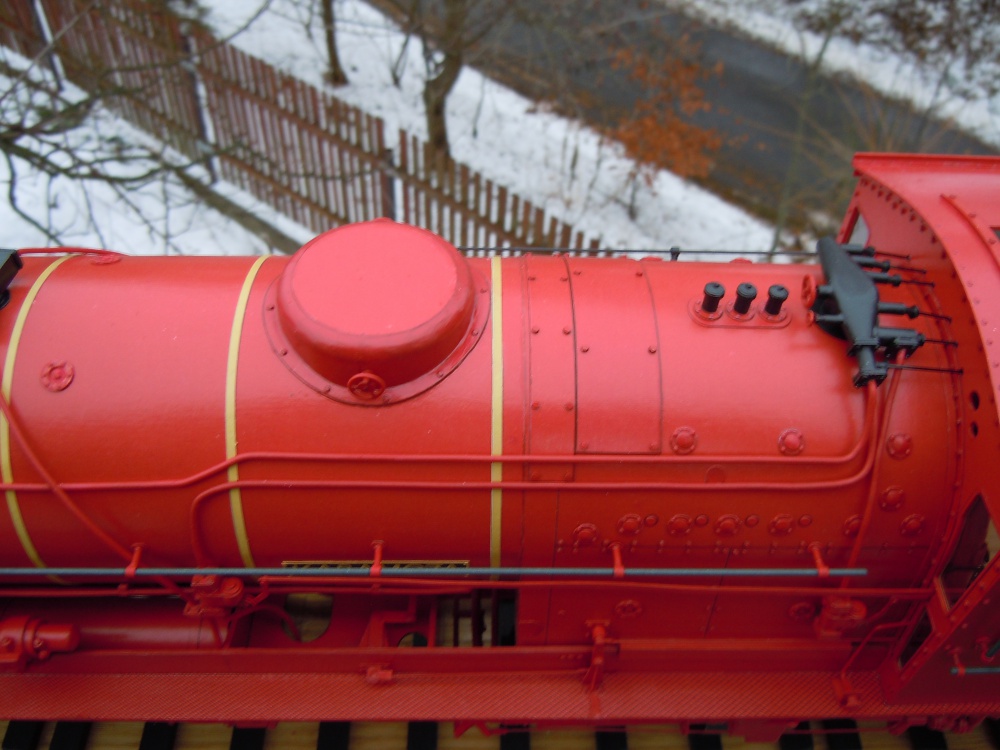 392220
