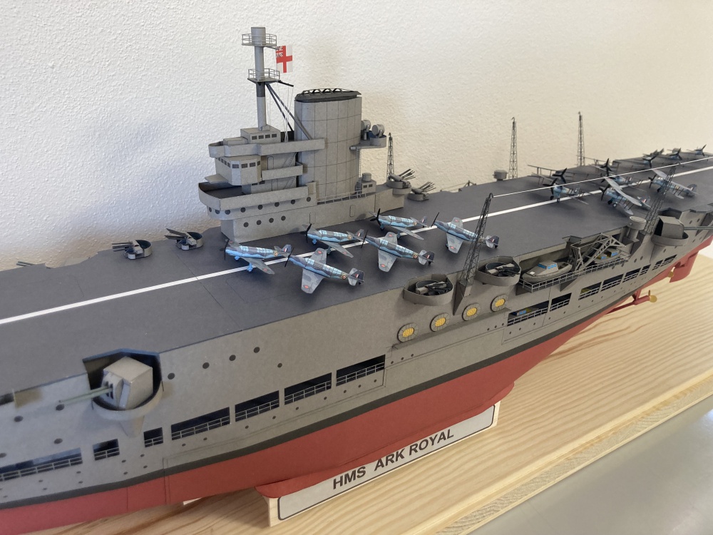 Ark Royal (Plná velikost v novém okně) Ark Royal