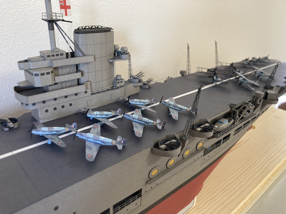 Ark Royal (Plná velikost v novém okně) Ark Royal
