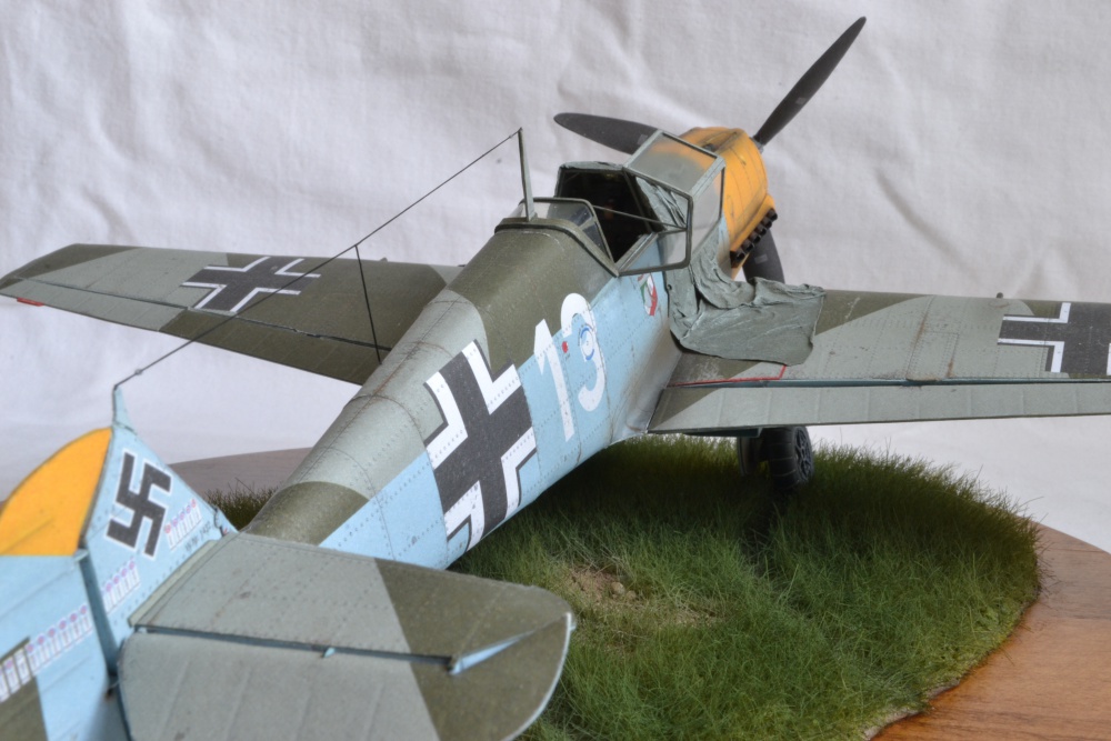 Messerschmitt Bf 109E-4 (Plná velikost v novém okně) Messerschmitt Bf 109E-4