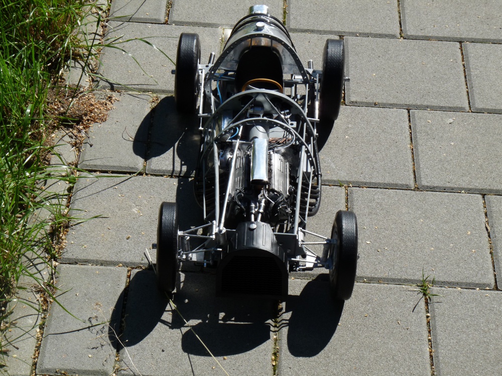 368710