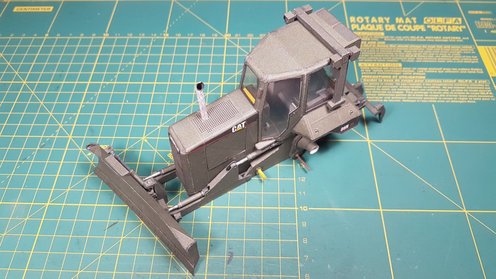 vojenský dozer Caterpillar D5N XL (Plná velikost v novém okně) vojenský dozer Caterpillar D5N XL