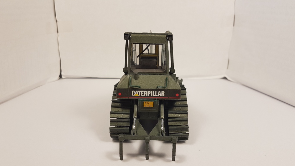 vojenský dozer Caterpillar D5N XL (Plná velikost v novém okně) vojenský dozer Caterpillar D5N XL