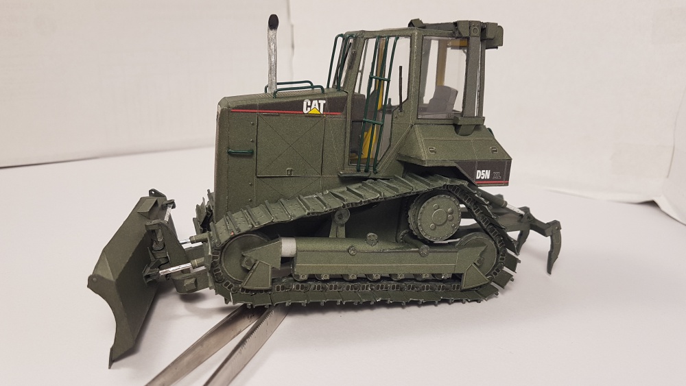 vojenský dozer Caterpillar D5N XL (Plná velikost v novém okně) vojenský dozer Caterpillar D5N XL