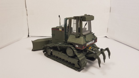 vojensk� dozer Caterpillar D5N XL