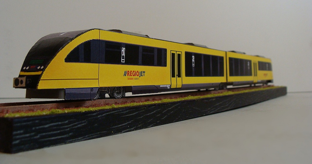 394762