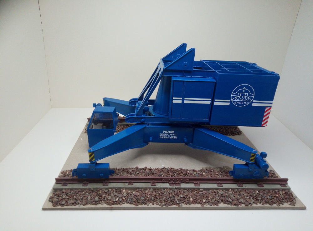 381374