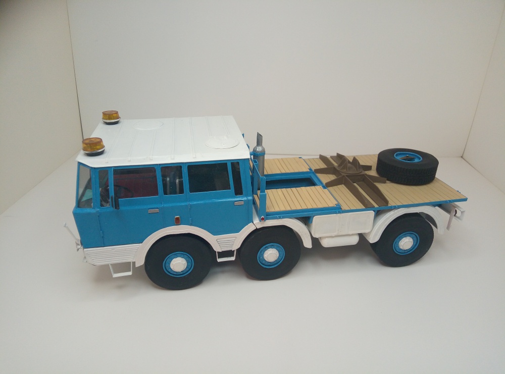 Tatra T813 TP 6x6+MB 88