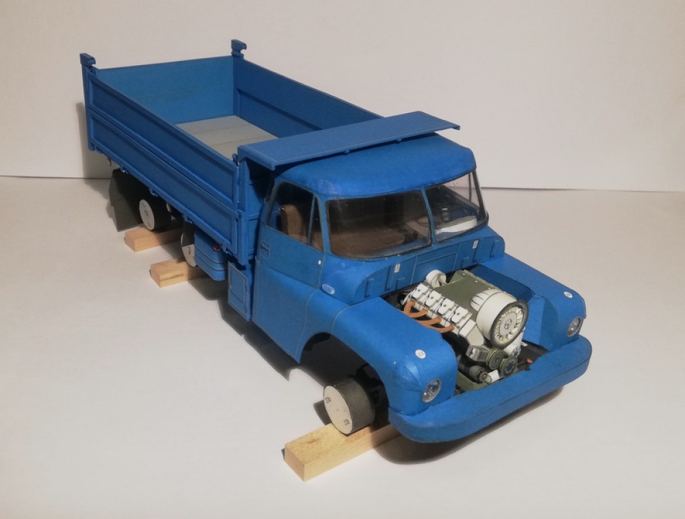 372992