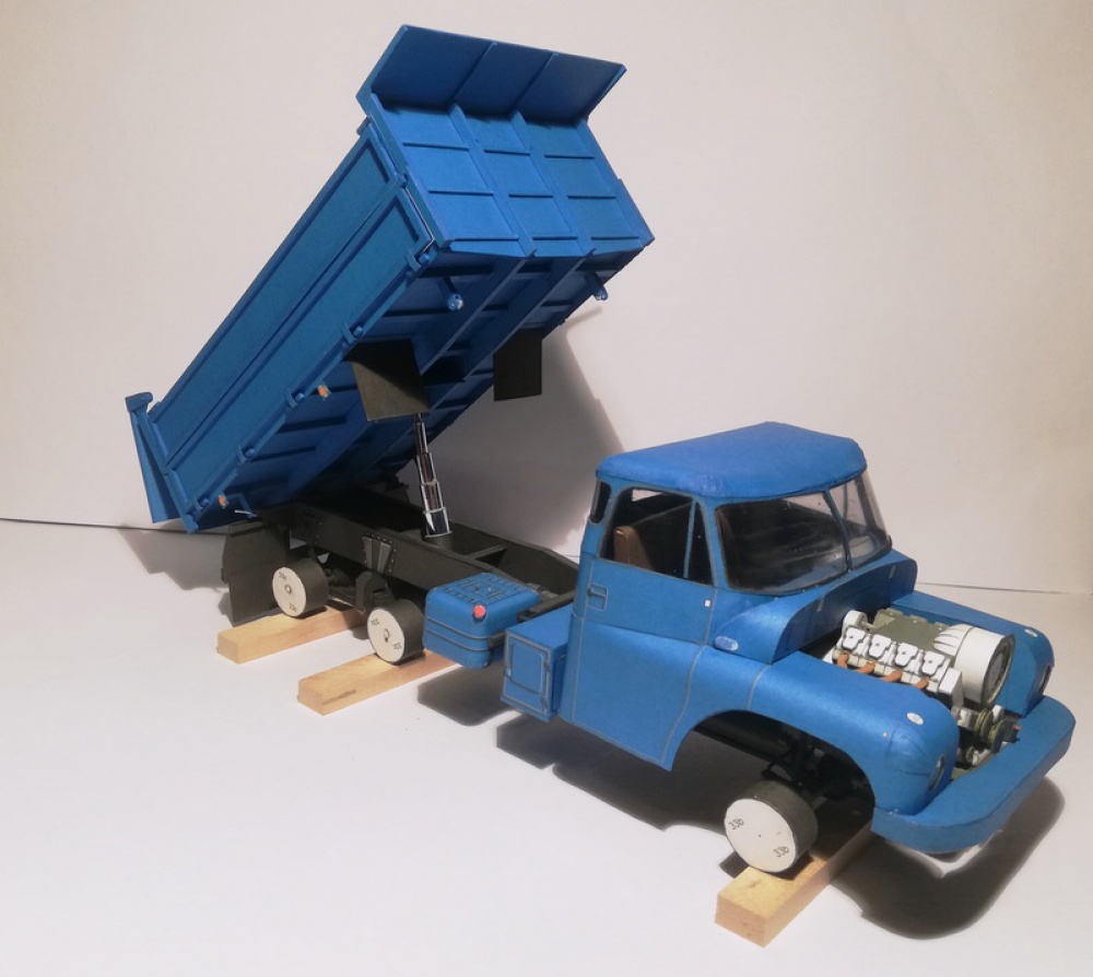 372996