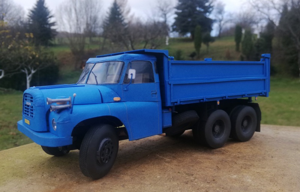 374330