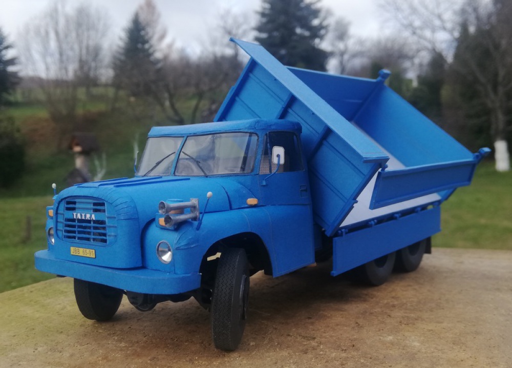 374332