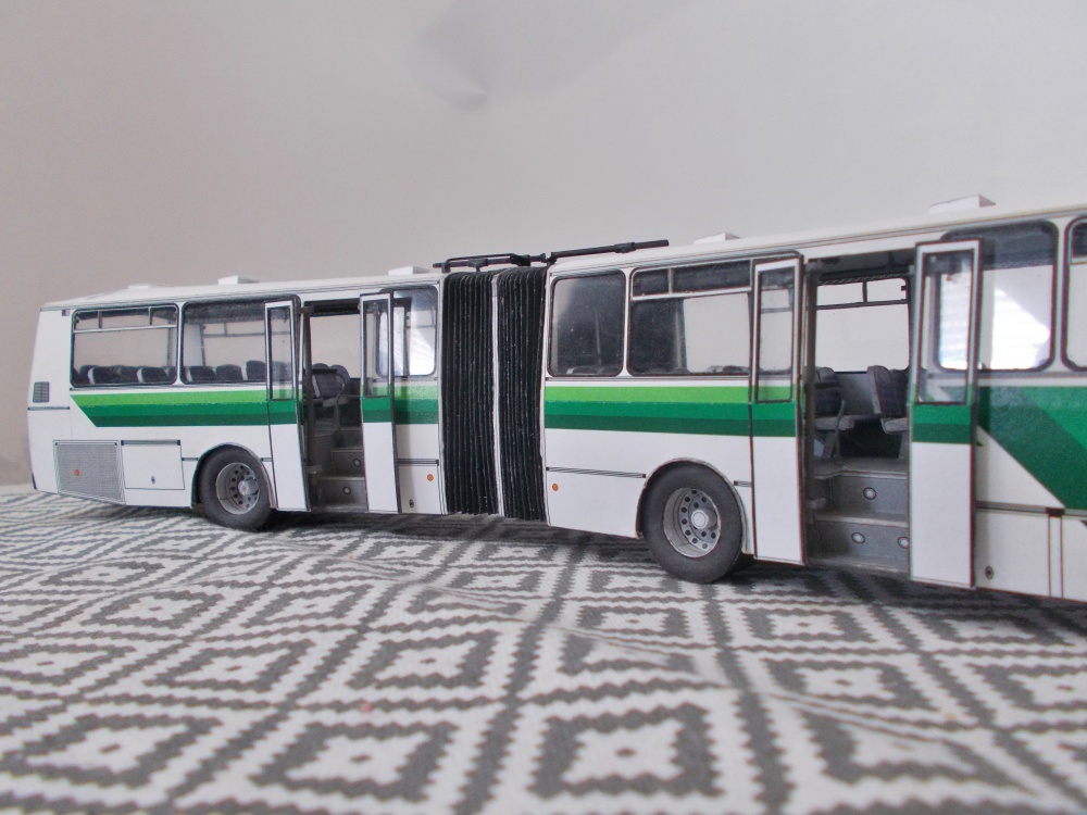 373753