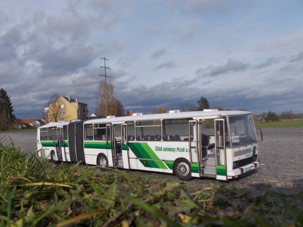 374018