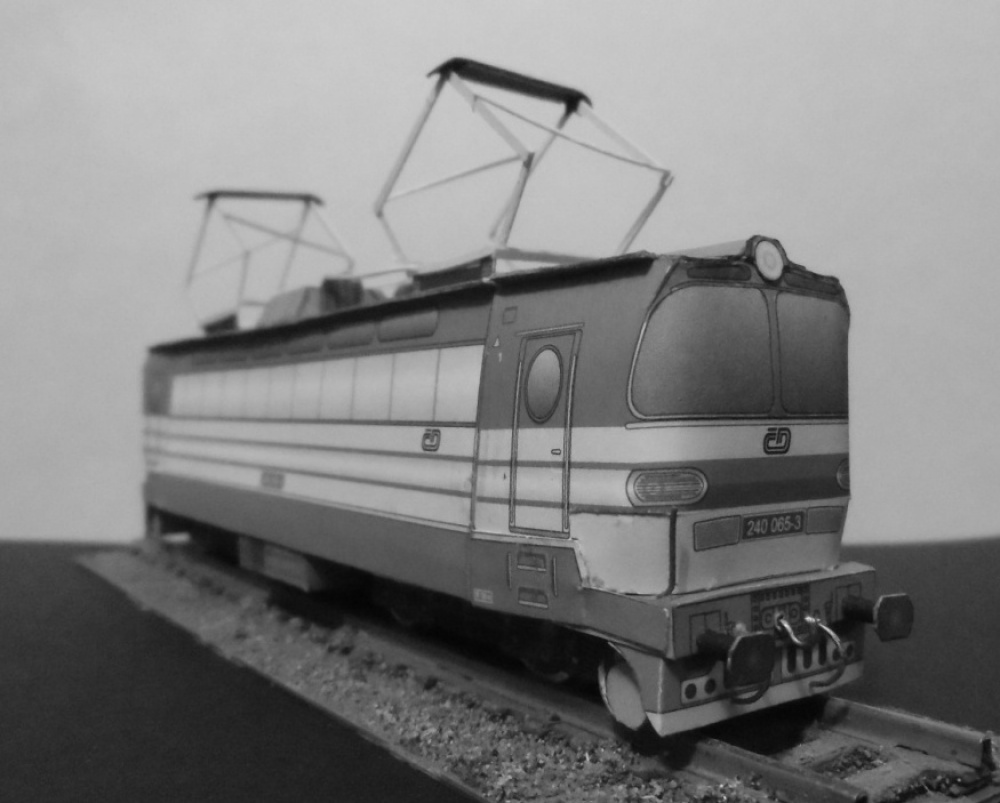 363696