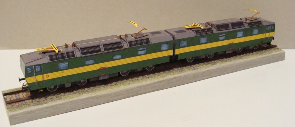 398885