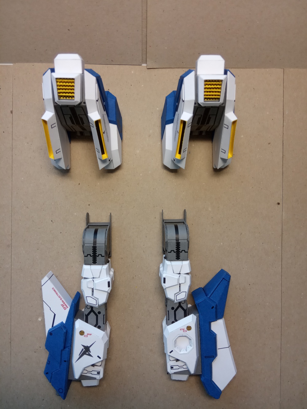RX-93-V2 Gundam (Plná velikost v novém okně) RX-93-V2 Gundam