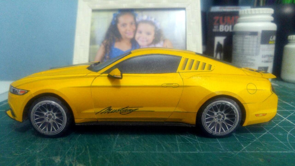 Ford Mustang 2015 (Plná velikost v novém okně) Ford Mustang 2015