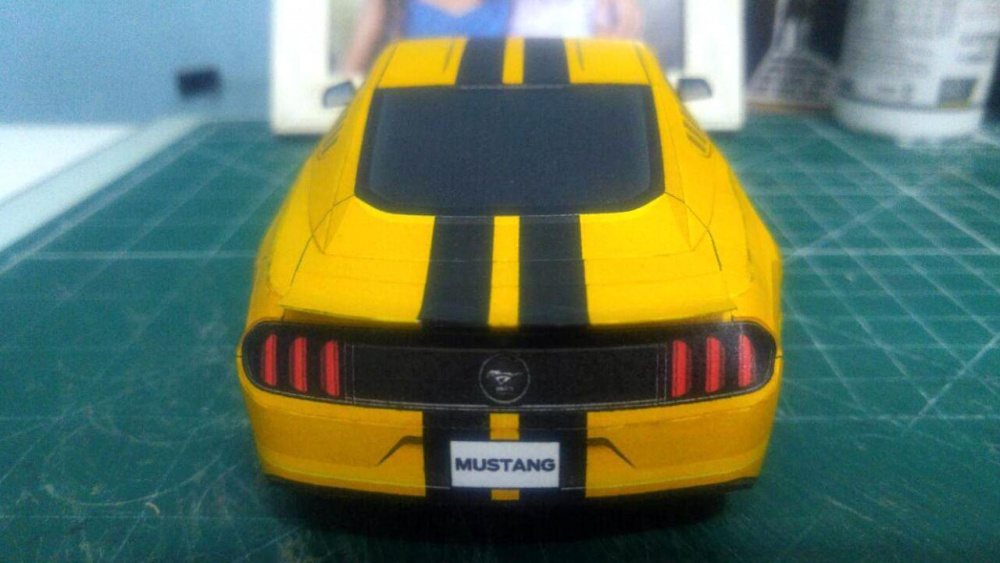 Ford Mustang 2015 (Plná velikost v novém okně) Ford Mustang 2015