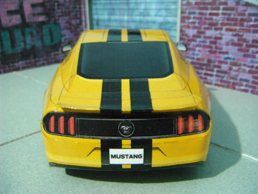 Ford Mustang 2015 (Plná velikost v novém okně) Ford Mustang 2015