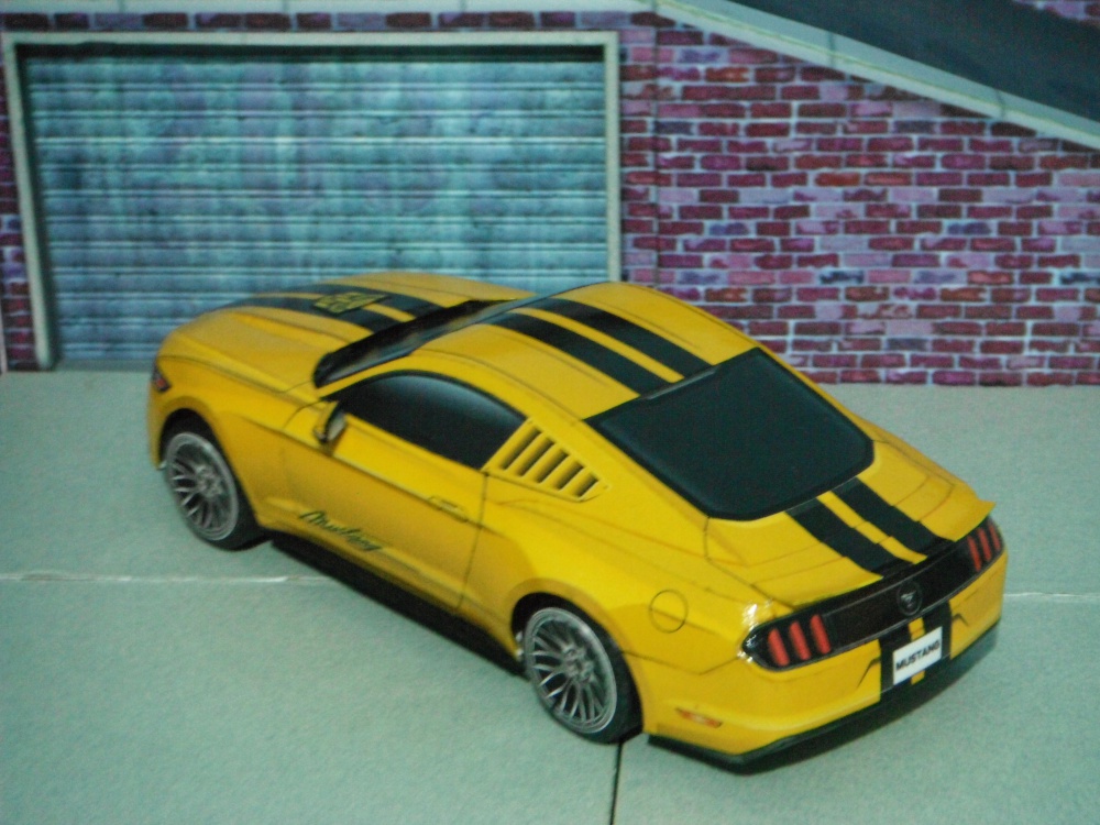 Ford Mustang 2015 (Plná velikost v novém okně) Ford Mustang 2015